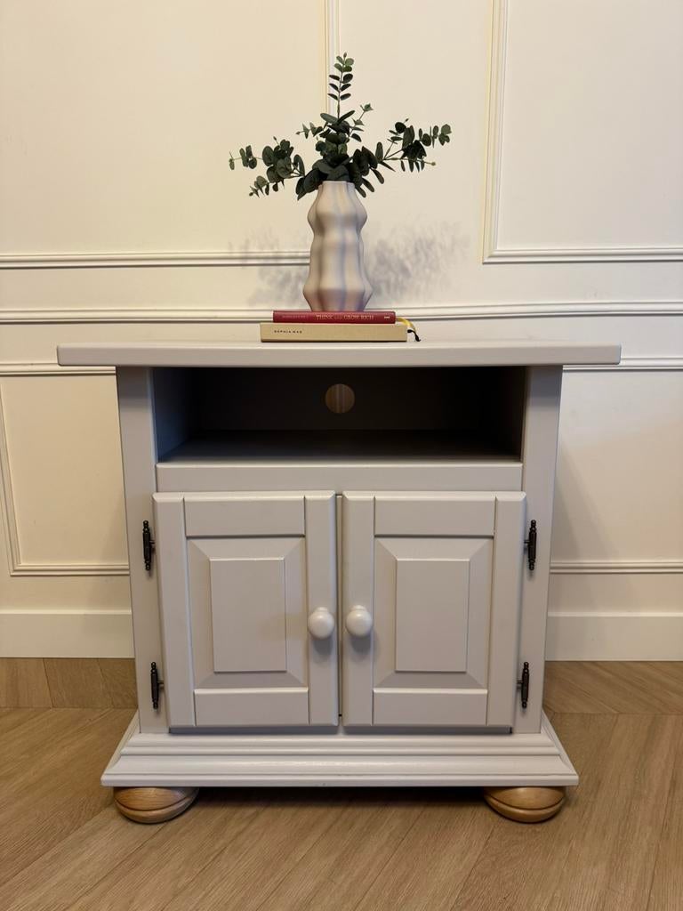 Stijlvolle massief houten (tv-)kast Beige/Greige, Huis en Inrichting, Kasten | Dressoirs, Ophalen, Zo goed als nieuw, 25 tot 50 cm