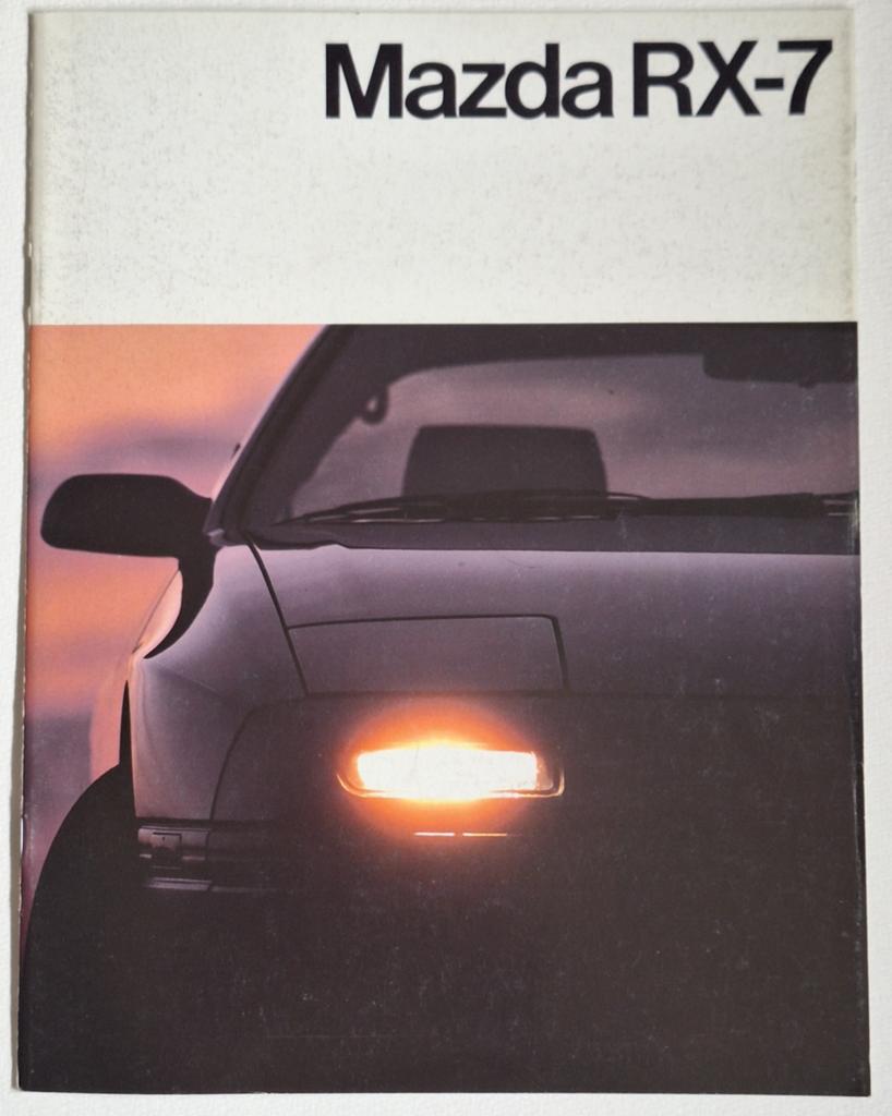 Diverse vintage autofolders MAZDA uit 1990-1995, Ophalen of Verzenden, Zo goed als nieuw, Mazda