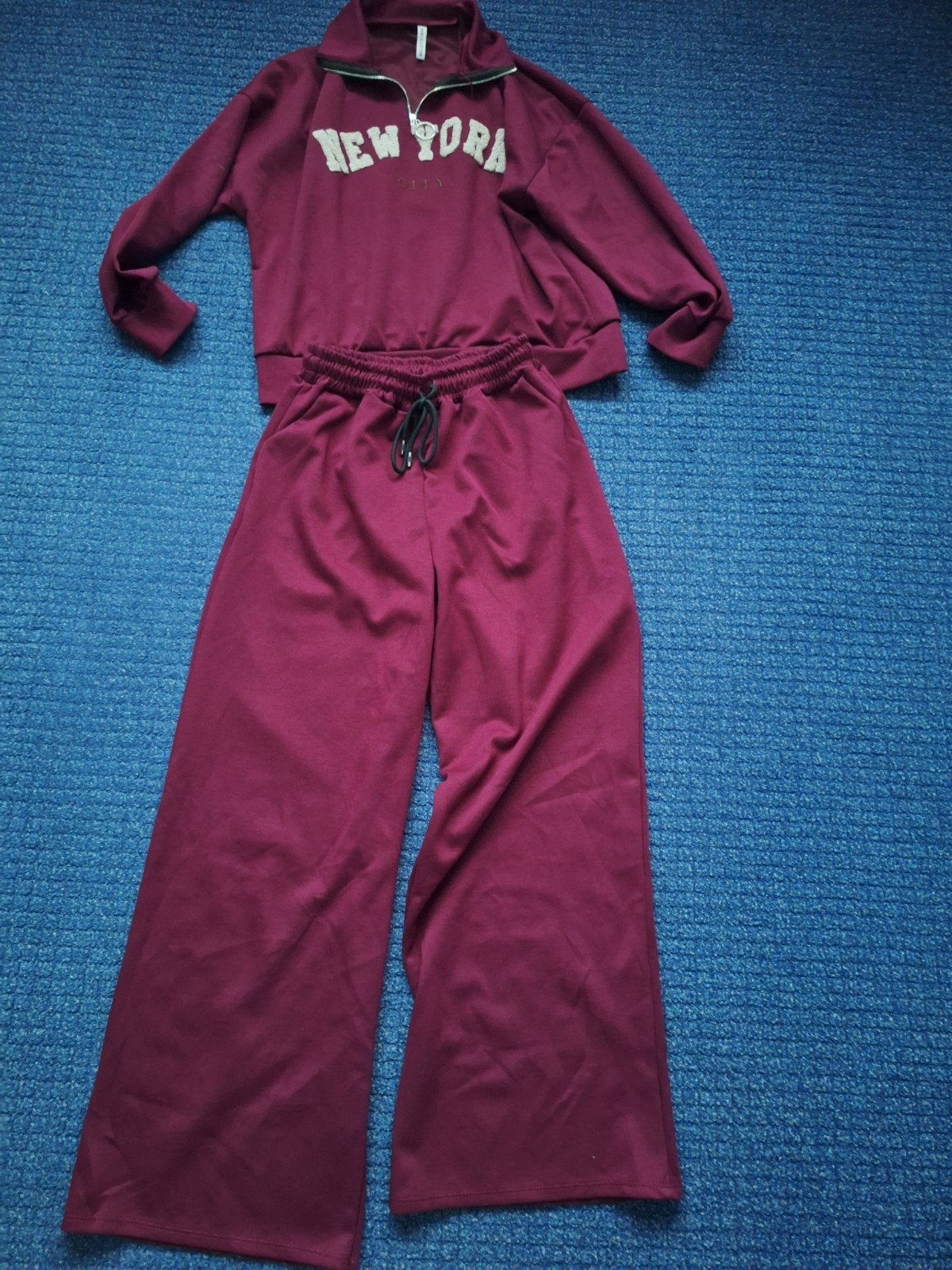 nieuw pak, set. bordeauxrood, Kleding | Dames, Ophalen of Verzenden, Nieuw
