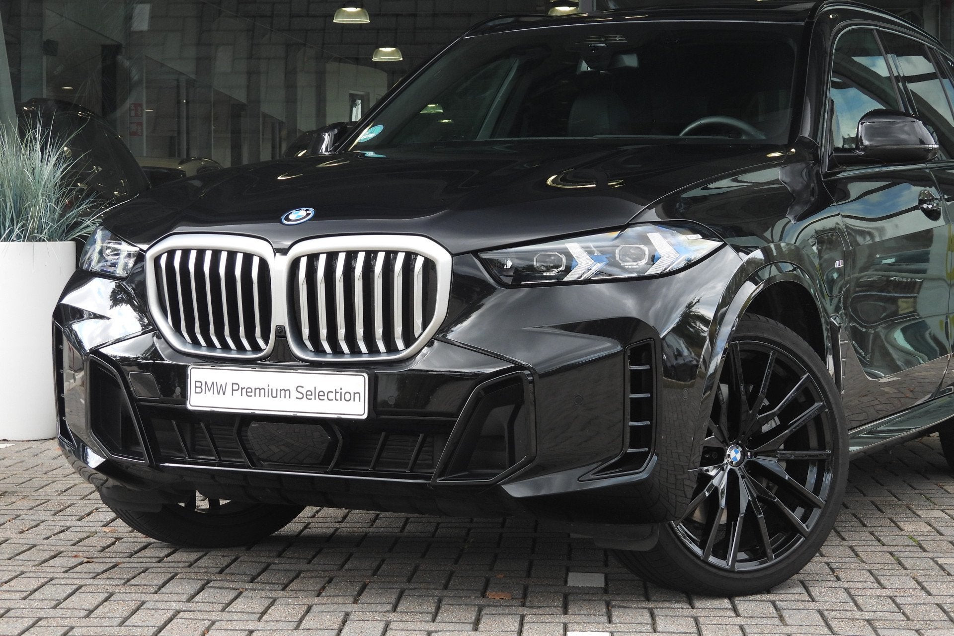 BMW X5 xDrive50e M Sport Automaat / Panoramadak / Sportstoel, Dealer onderhouden, Gebruikt, 2395 kg, Met garantie (alle)