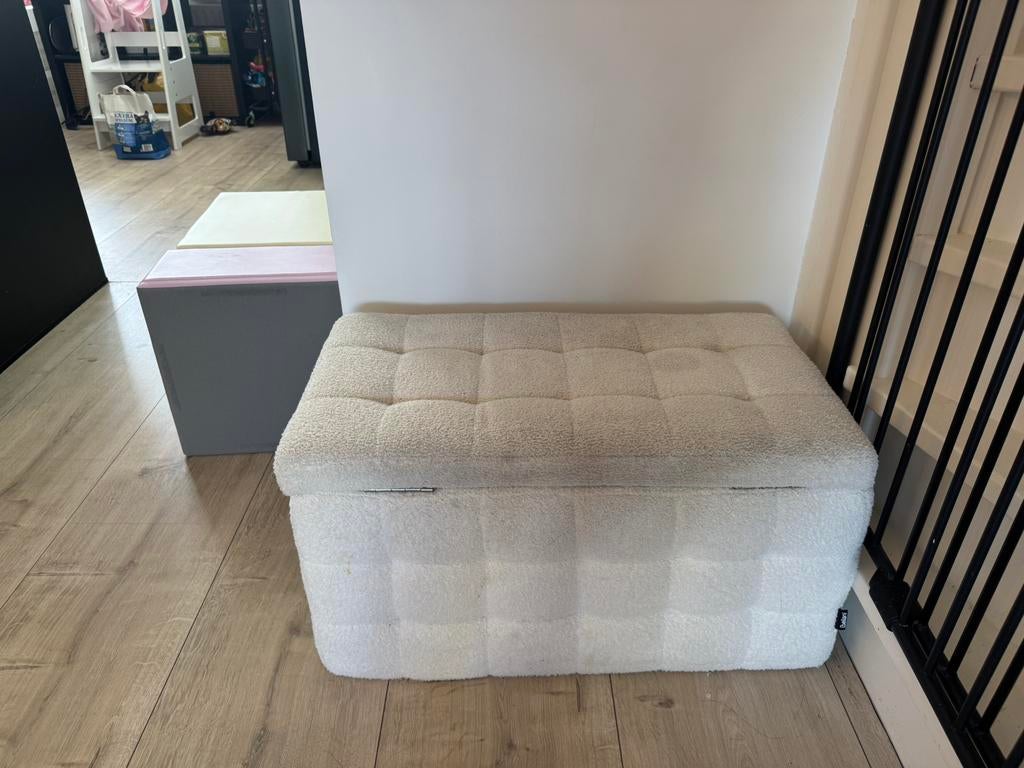 Kist boucle, Huis en Inrichting, Woonaccessoires | Kisten, Ophalen, Gebruikt, 50 tot 100 cm, Minder dan 50 cm