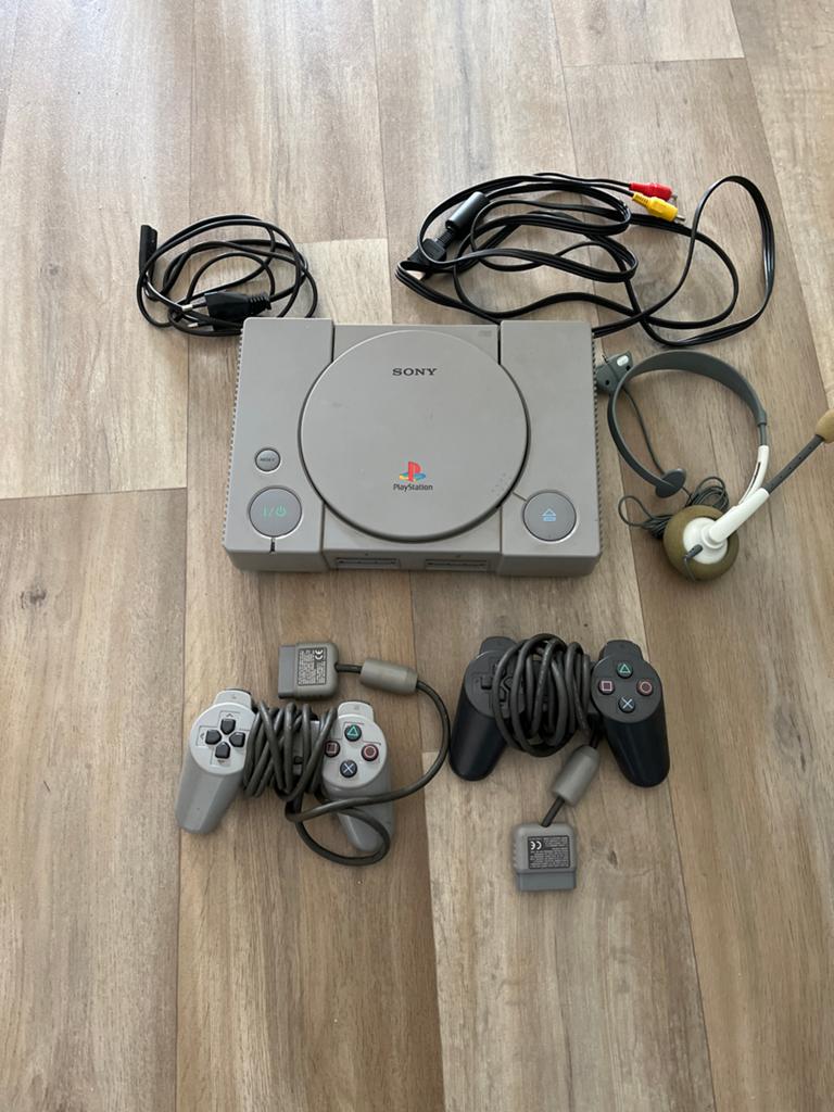 Sony PlayStation 1 Classic Console met 2 controllers, Spelcomputers en Games, Spelcomputers | Sony PlayStation 1, Ophalen of Verzenden