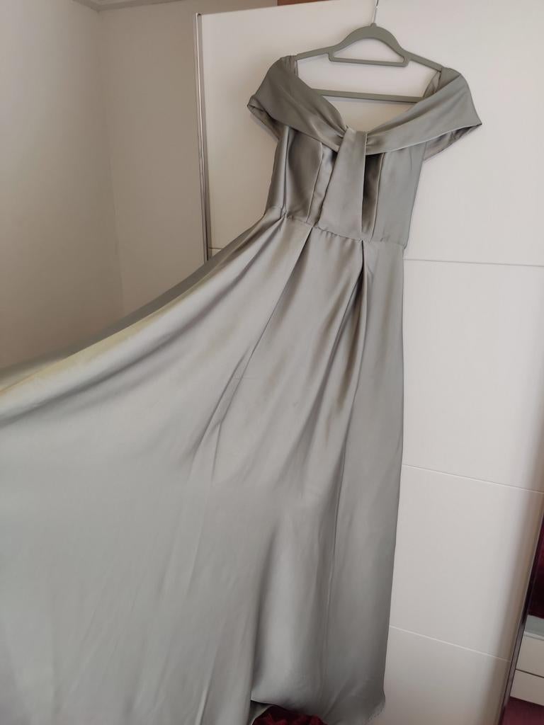 Elegante Saliegroene Galajurk - Maat M, Kleding | Dames, Gelegenheidskleding, Zo goed als nieuw, Galajurk, Maat 38/40 (M), Groen
