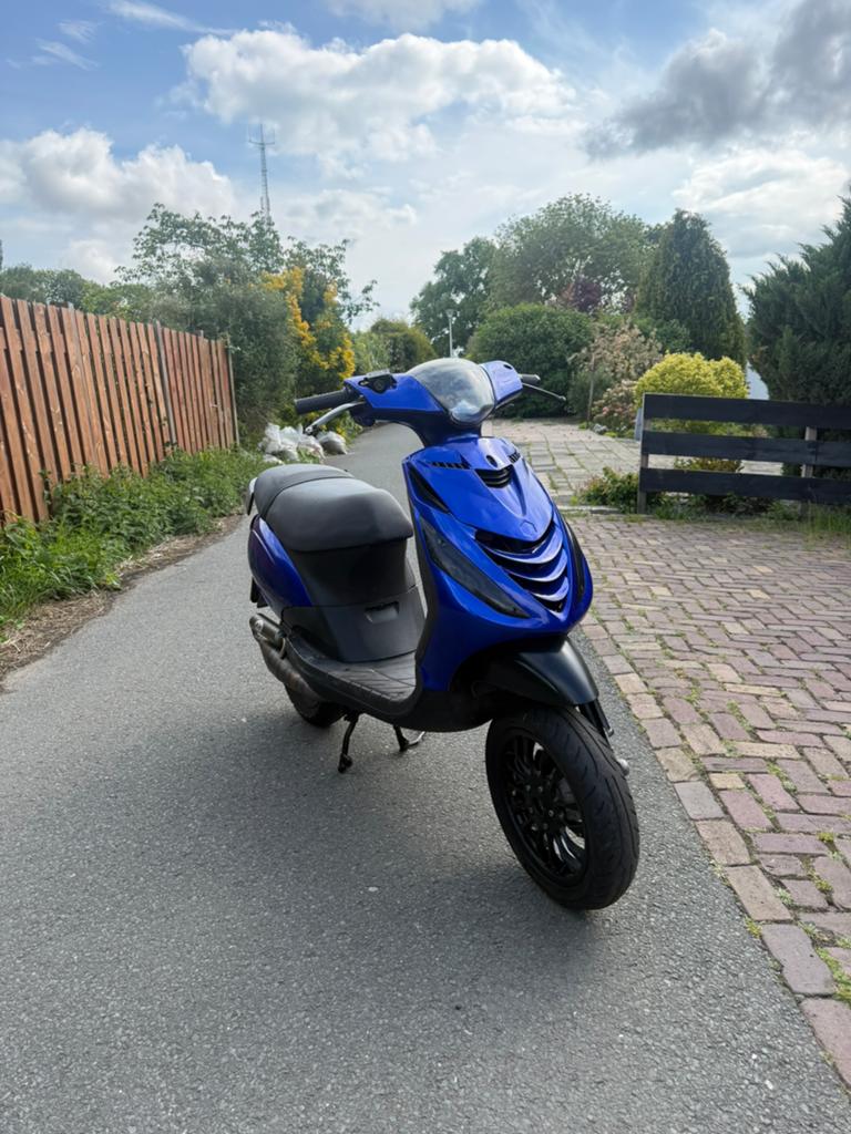 Zip 50cc, Fietsen en Brommers, Brommeronderdelen | Scooters, Ophalen, Zo goed als nieuw, Blok, Piaggio