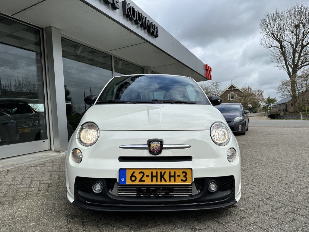Abarth 595 1.4-16V Abarth | 300+ pk! | Bombardone 2.0 exhaus, 15 km/l, 4 cilinders, Wit, 272 pk
