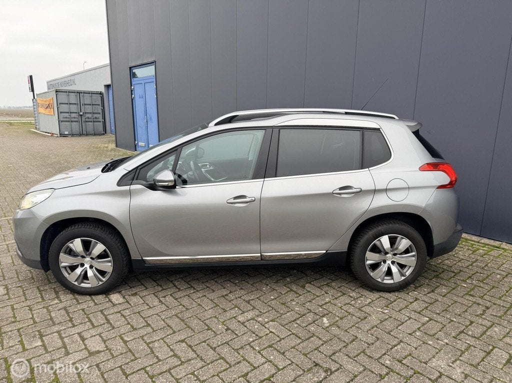 Peugeot 2008 1.2 PureTech Allure navi panodak cruise control, Auto's, Peugeot, 12 maanden, Gebruikt, Euro 6, 1199 cc