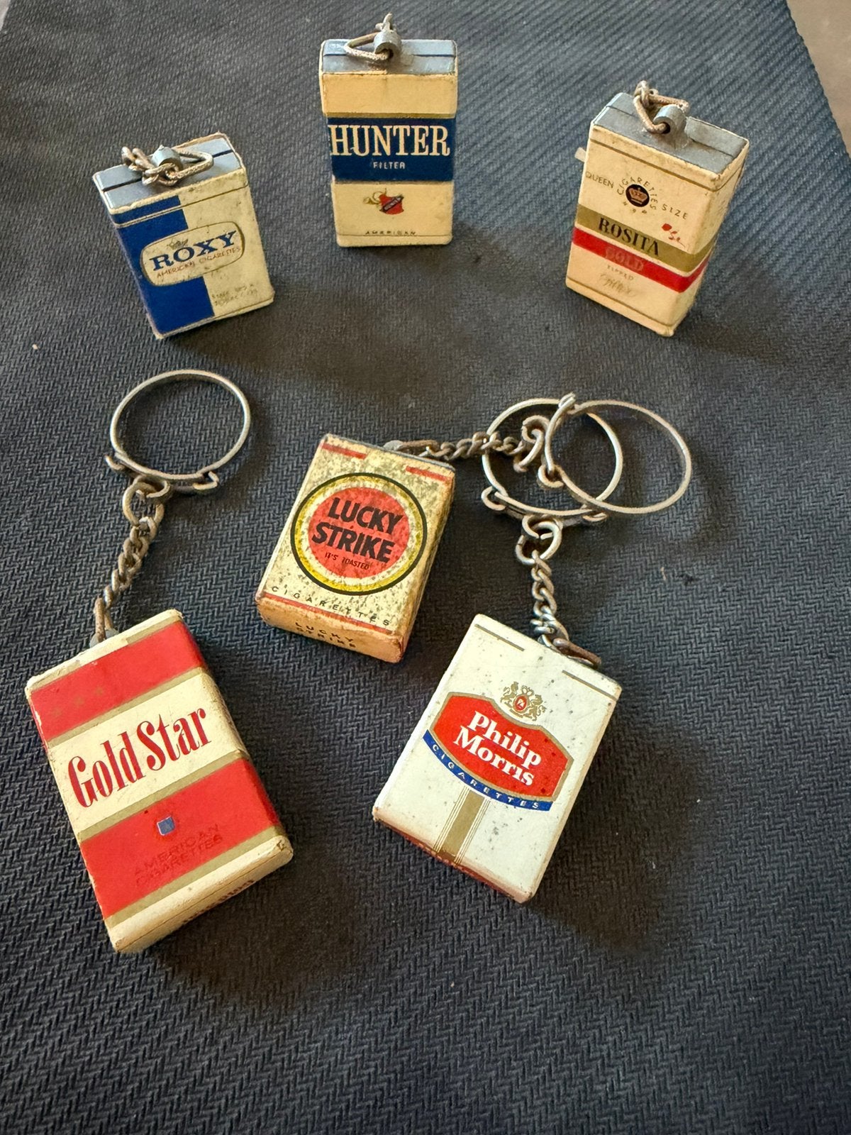 Unieke verzamelset- 6x Vintage Sigaretten Sleutelhangers, Verzamelen, Verzenden, Zo goed als nieuw, Overige typen