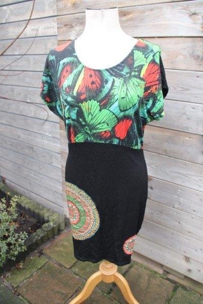 Jurk zwart/ groen/ rood Desigual mt L Vaste prijs, Zwart, Maat 42/44 (L), Ophalen of Verzenden, Zo goed als nieuw