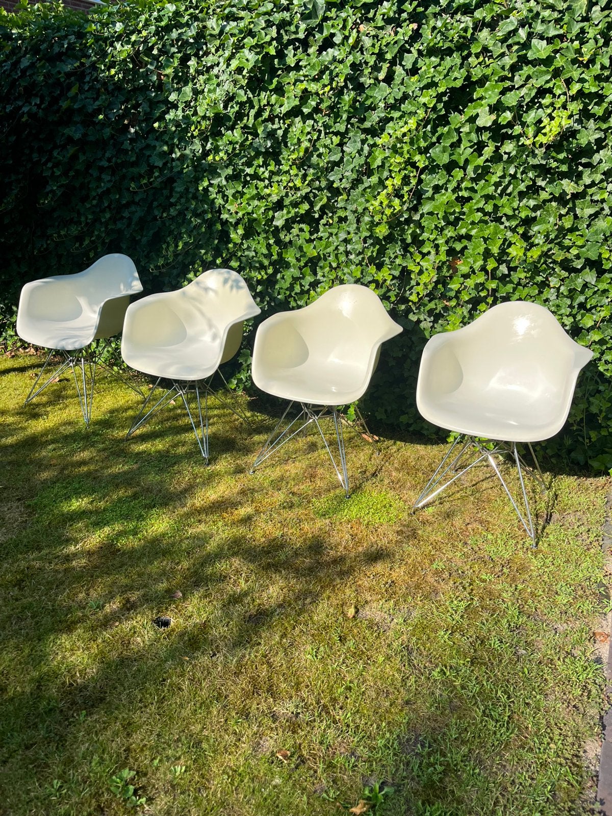 TEAB 4 Charles & Ray Eames stoelen, Ophalen, Gebruikt, Wit