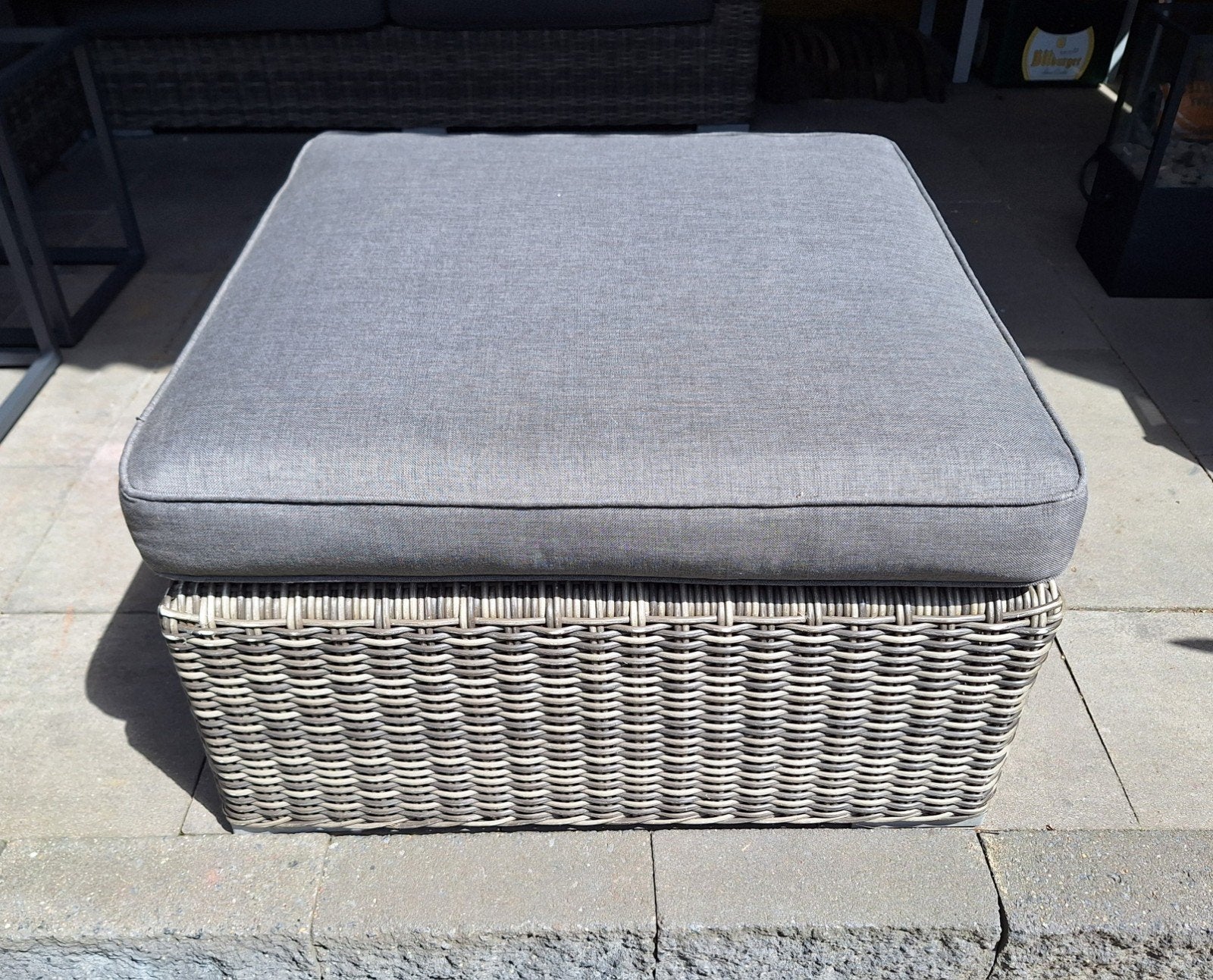 Hocker met kussen 70x70 cm, Ophalen, Twee, Stof, Zo goed als nieuw