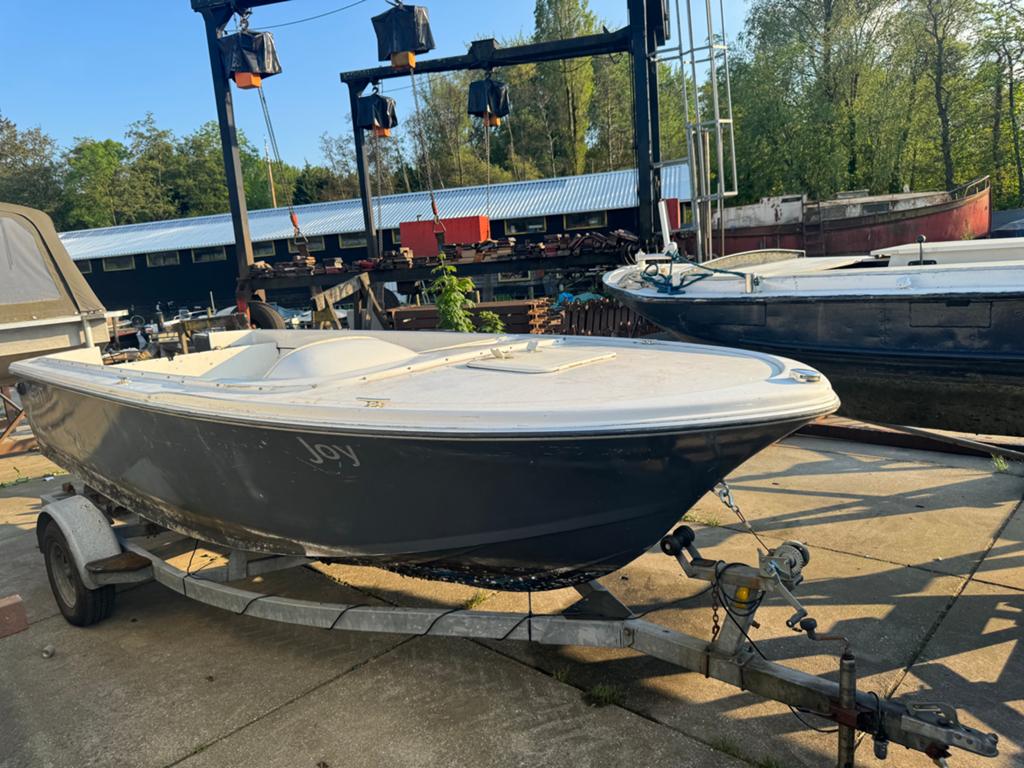 Polyester boot (Vilma 17) met trailer, Watersport en Boten, Speedboten, Gebruikt, Polyester, Ophalen