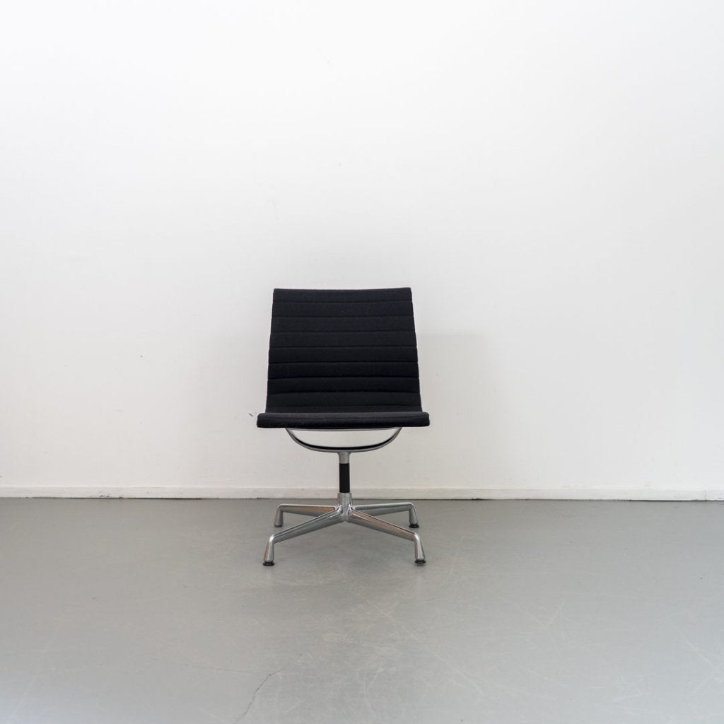 Vitra Eames EA 106 Stoel Zwart Hopsak - Chroom, Niet ingevuld, Zo goed als nieuw, Niet ingevuld, Niet ingevuld