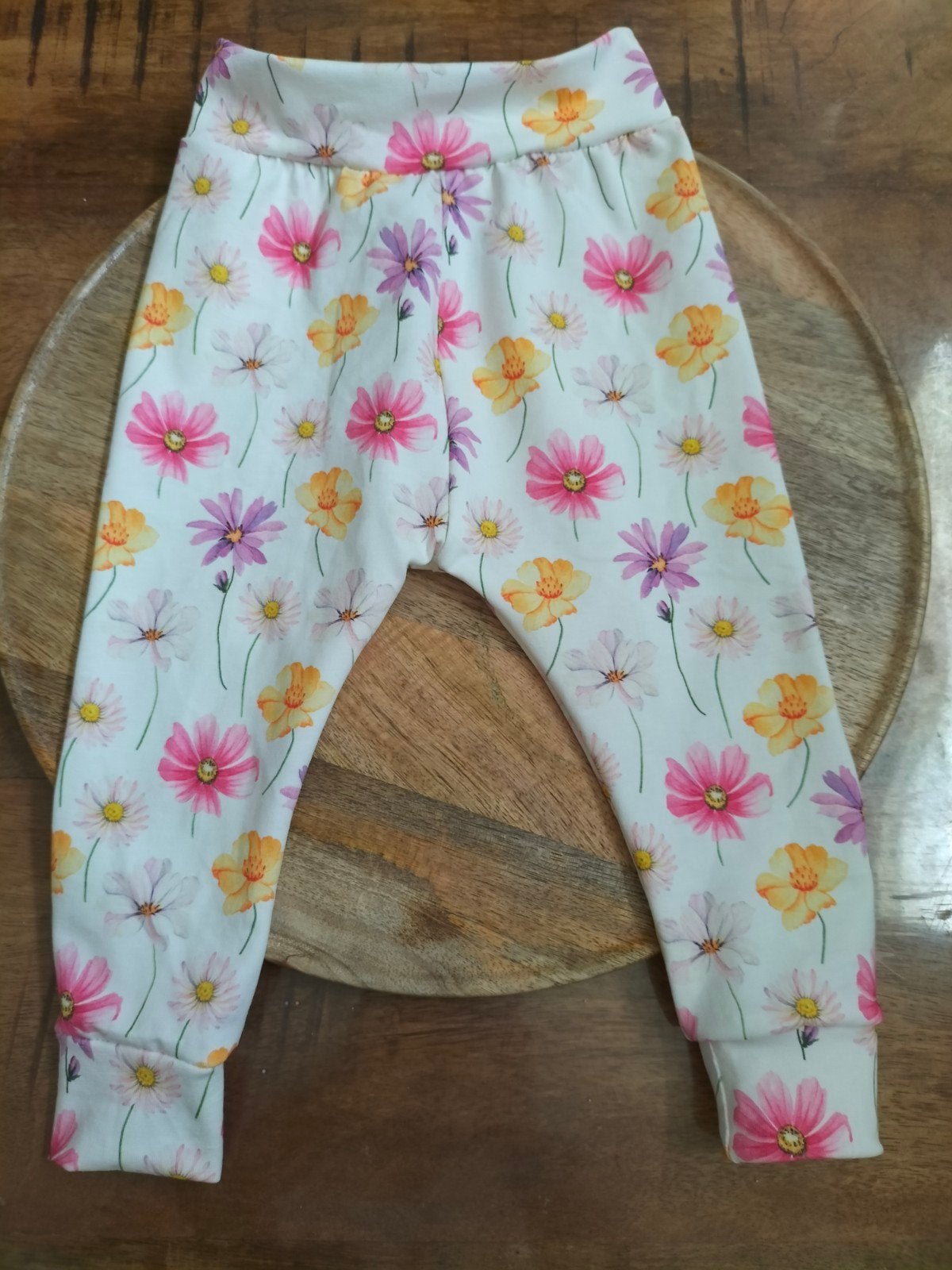 Nieuw handgemaakt • vrolijk Leggingbroekje 80/86, Broekje, Nieuw, Ophalen of Verzenden, Info@salutys.nl