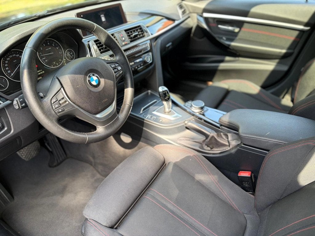 BMW 3-serie Touring 340i xDrive High Executive Aut. | Panora, Automatische klimaatregeling, Stof, 327 pk, Zwart