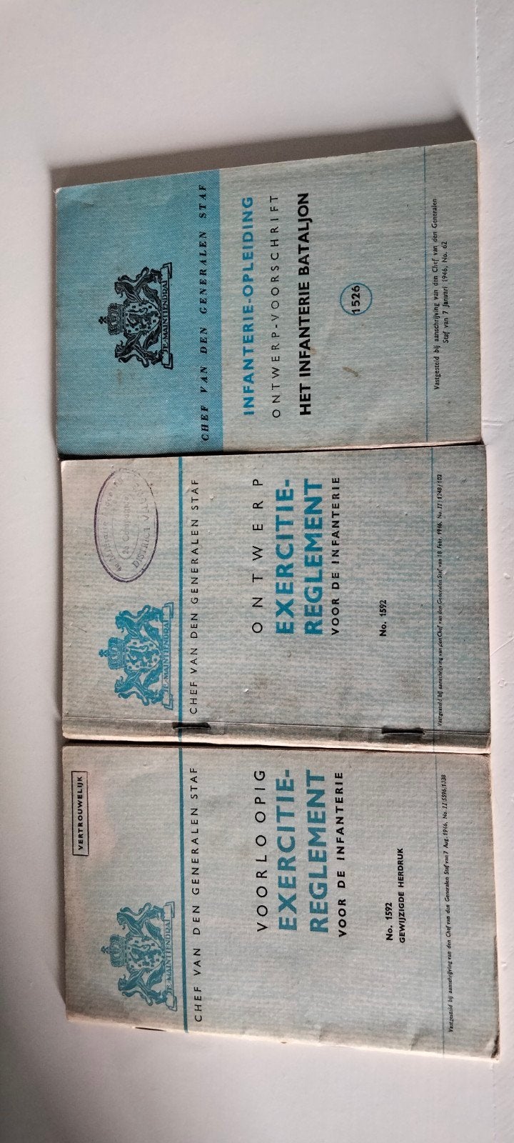 3x Militair Handboek Infanterie Reglementen 1946, Ophalen of Verzenden, 1945 tot heden, Gelezen, Landmacht