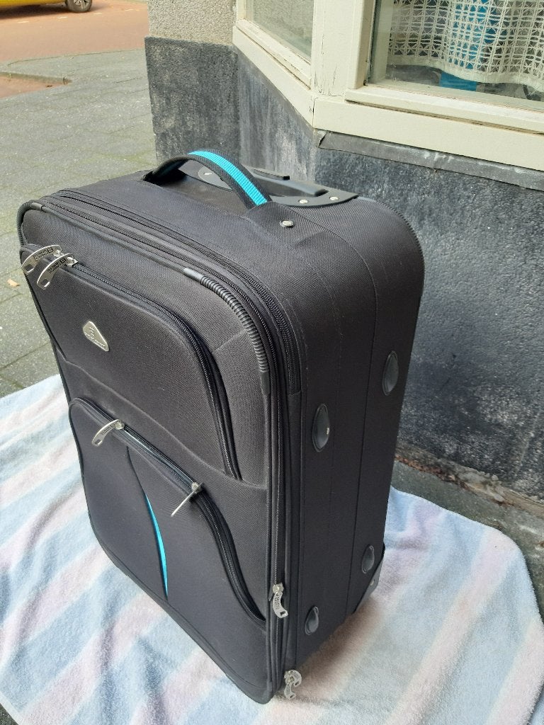 ENRICO BENETTI DALLAS KOFFER MEDIUM donker blauw., Sieraden, Tassen en Uiterlijk, Koffers, Wieltjes, Zo goed als nieuw, Zacht kunststof