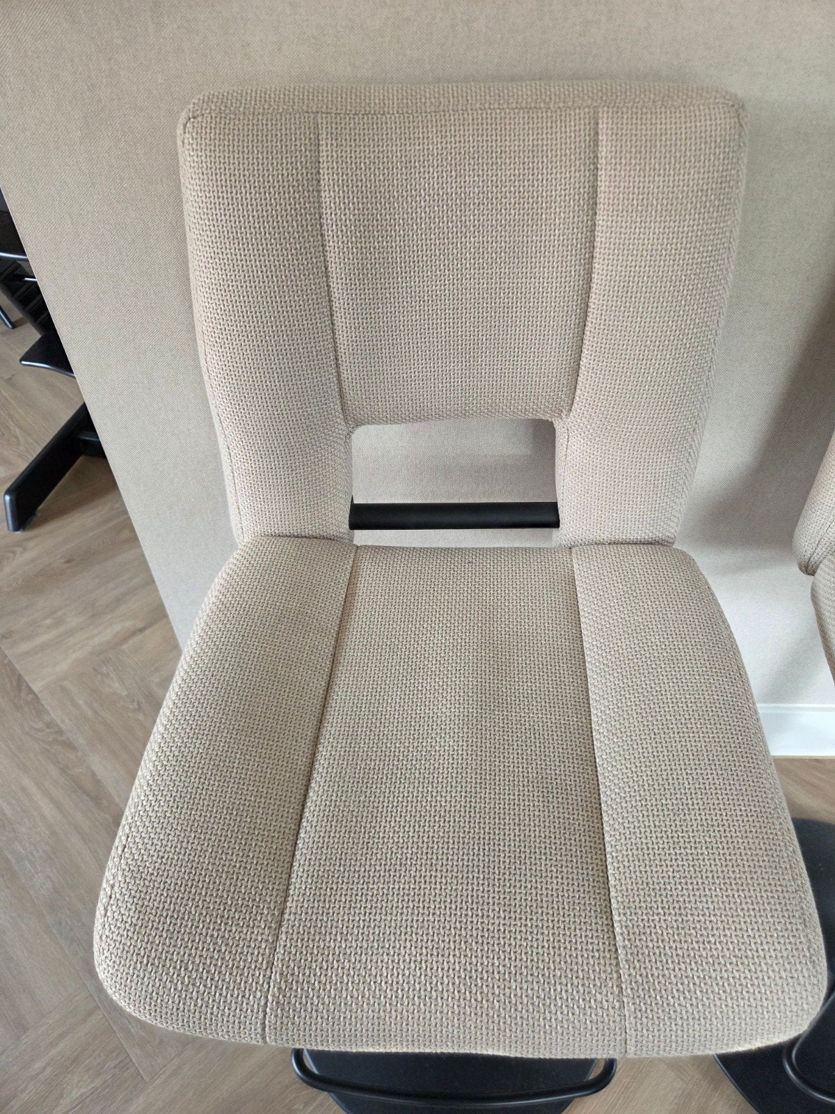 2 beige barstoelen - verstelbaar en draaibaar-geïmpregneerd, Ophalen of Verzenden, Zo goed als nieuw, 90 cm of meer, 2 krukken