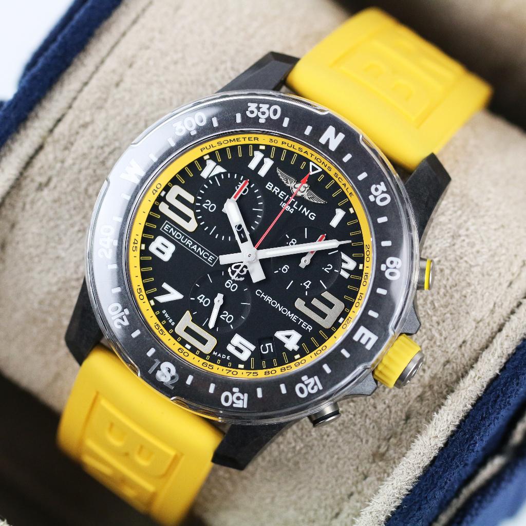 Breitling Endurance Pro Yellow 44 (Zeer goed/ 2025)