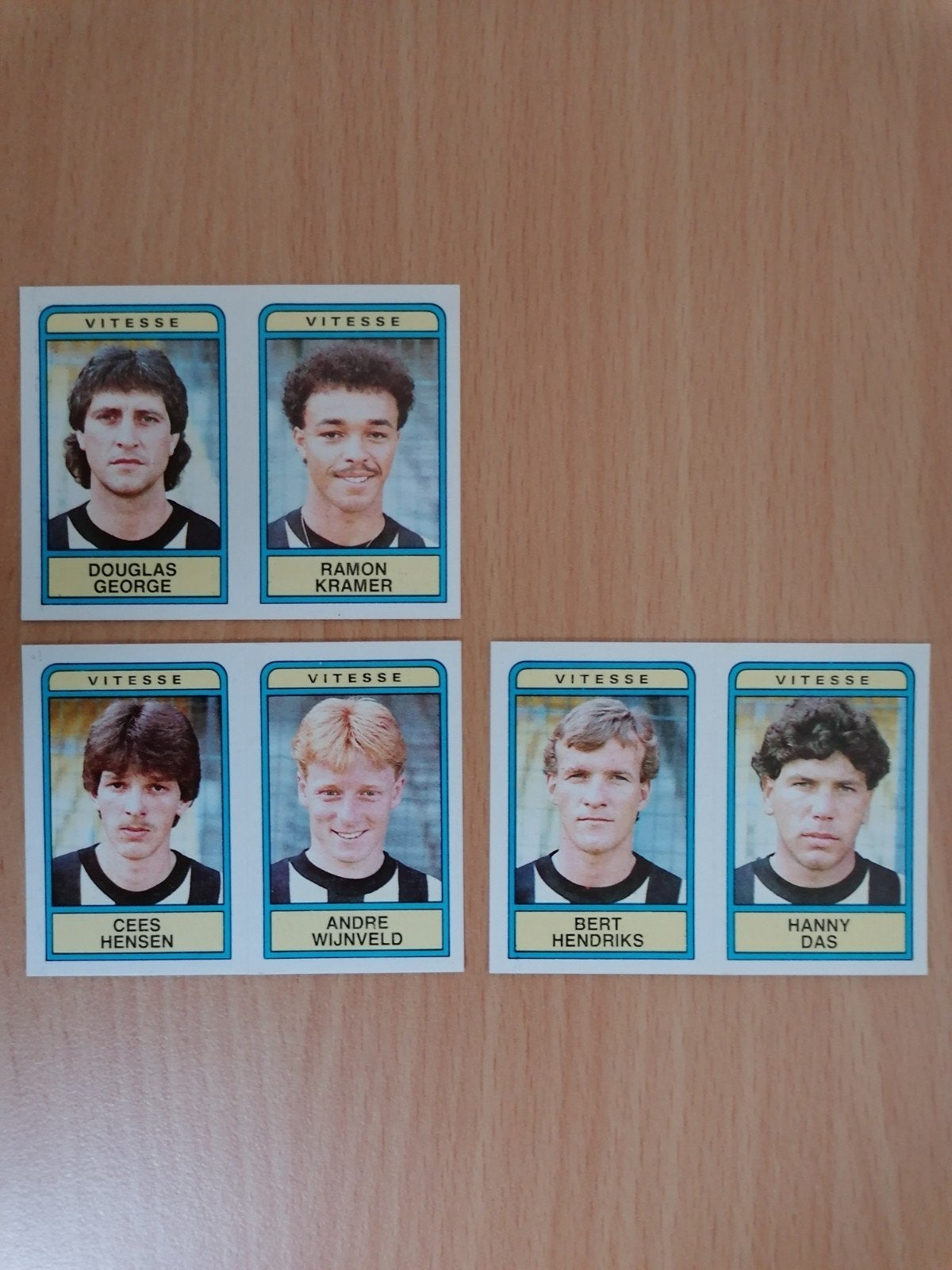 Panini Voetbal 84 Vitesse 3x., Ophalen of Verzenden, Zo goed als nieuw, Sticker