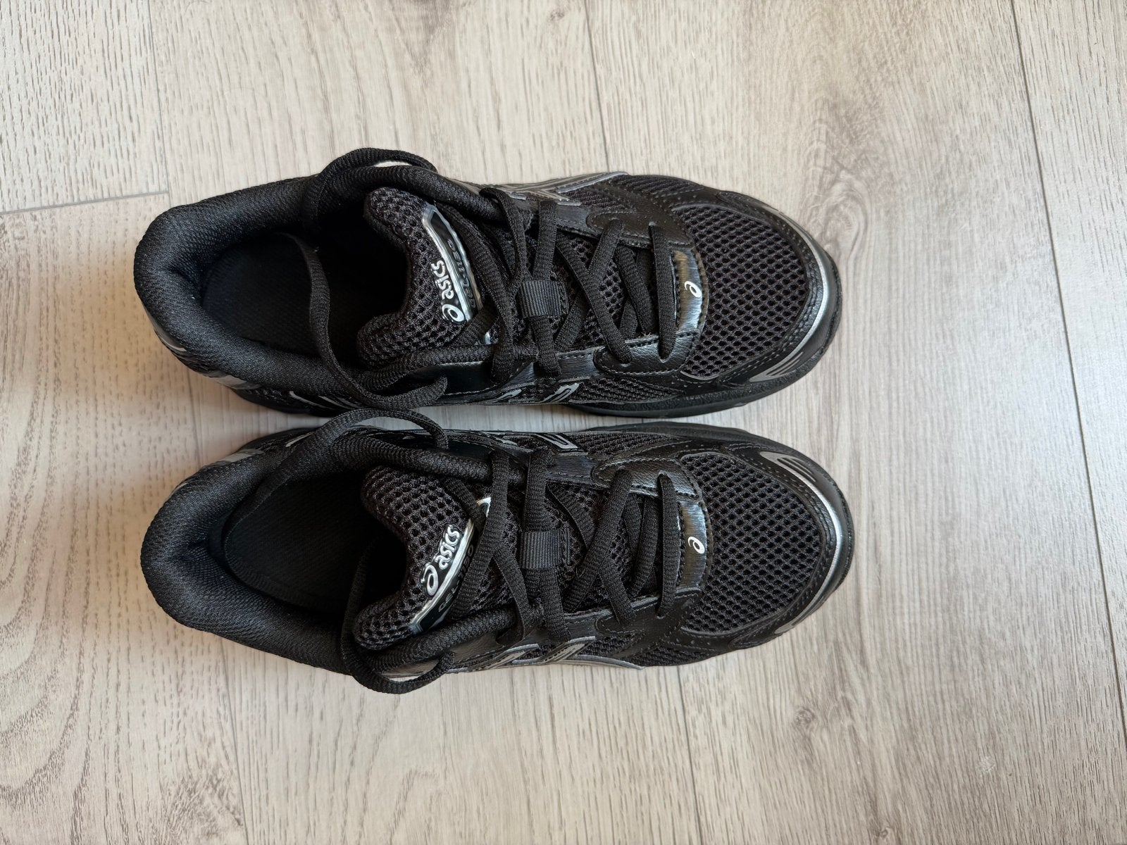 Nieuwe Asics sneakers, maat 38, slechts één keer gedragen, Kleding | Dames, Schoenen, Ophalen, Zwart, Nieuw, Sneakers of Gympen