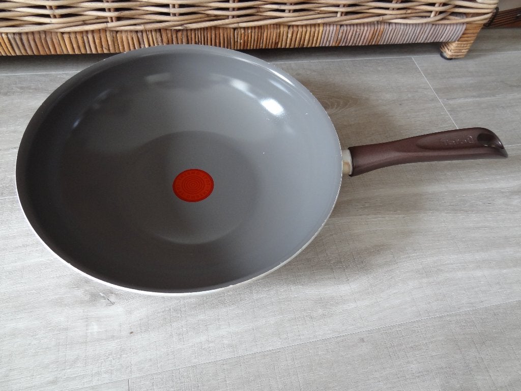 Tefal keramische Wokpan 29,5 CM – Zo goed als nieuw >Snelle, Huis en Inrichting, Overige materialen, Tefal, Antiaanbaklaag, Ophalen of Verzenden