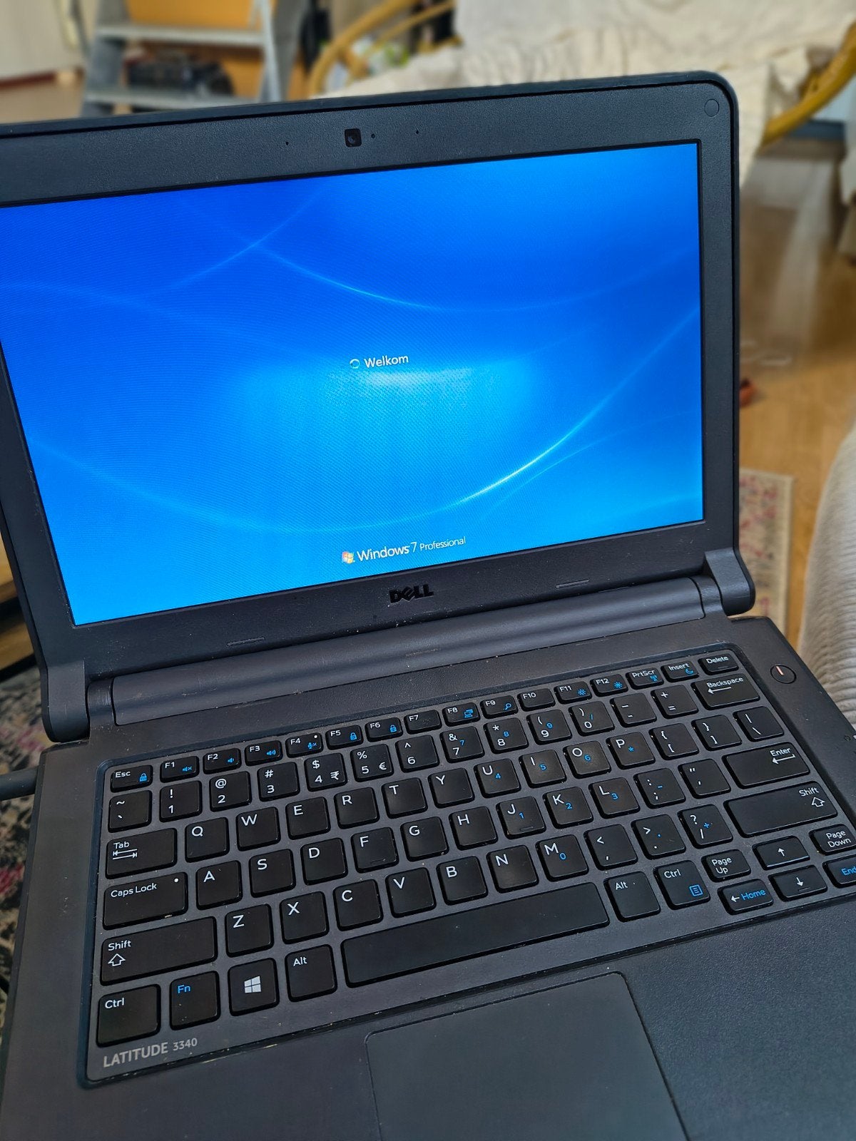 Dell Latitude 3340 Windows 7 - Werkt alleen met adapter, Computers en Software, Ophalen, Gebruikt, Intel Core i5, Dell