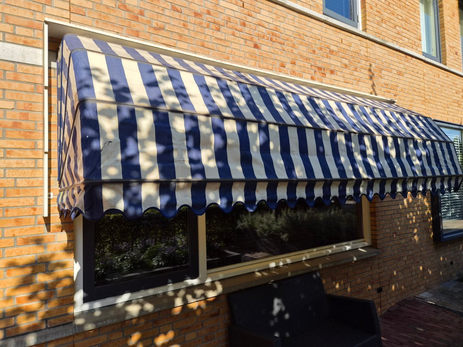 Gebruikt markies zonnescherm, blauw/wit gestreept, Tuin en Terras, Ophalen, Gebruikt, Markies, 250 cm tot 450 cm