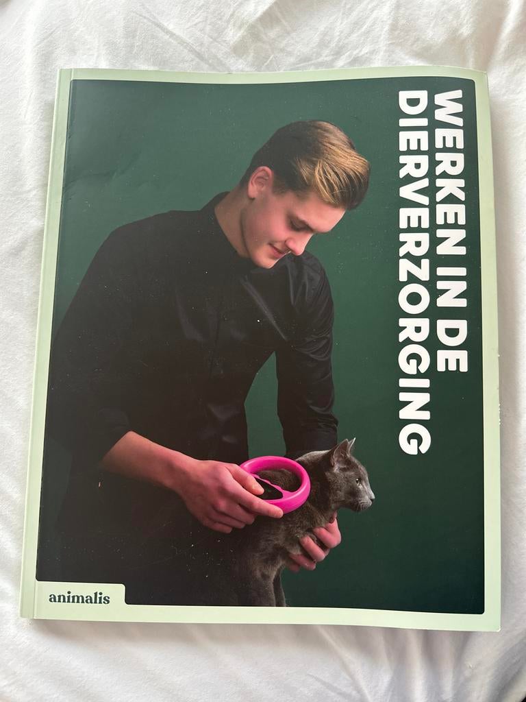 Werken in de Dierverzorging - Animalis, Ophalen of Verzenden, Zo goed als nieuw