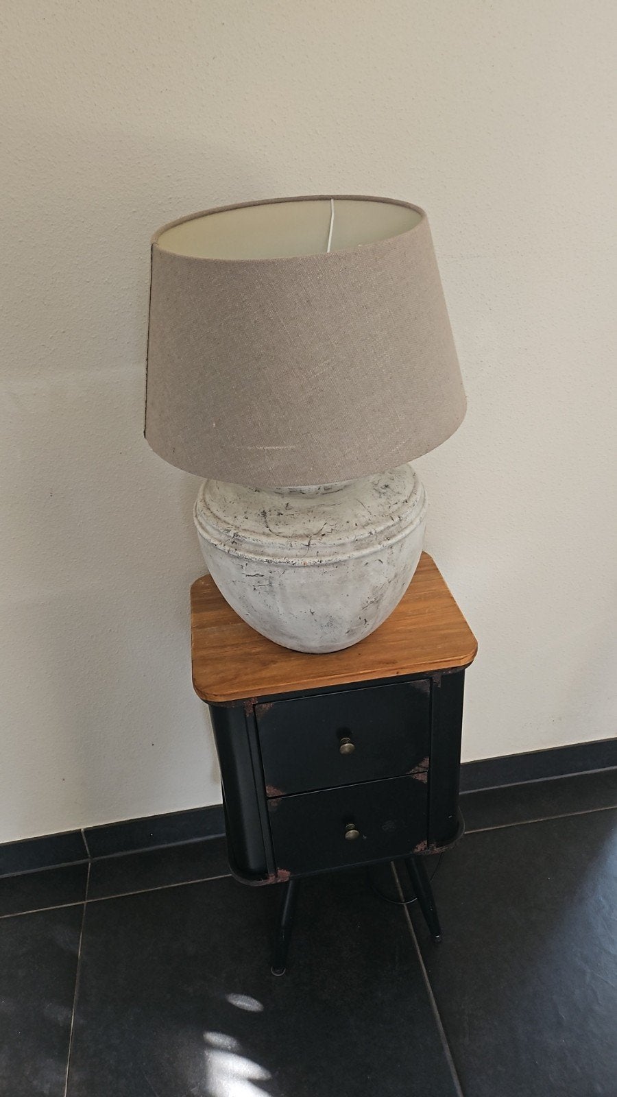 Grote landelijke kruiklamp, Huis en Inrichting, Lampen | Tafellampen, Gebruikt, Keramiek, Textiel, E27 (groot), Met kap, Met stekker