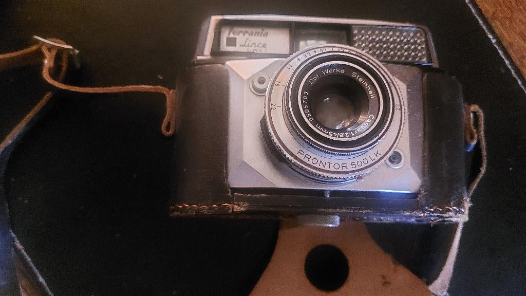 Foto-camera met lederen paraat-tas, Ophalen of Verzenden, Gebruikt, Compact, Overige Merken