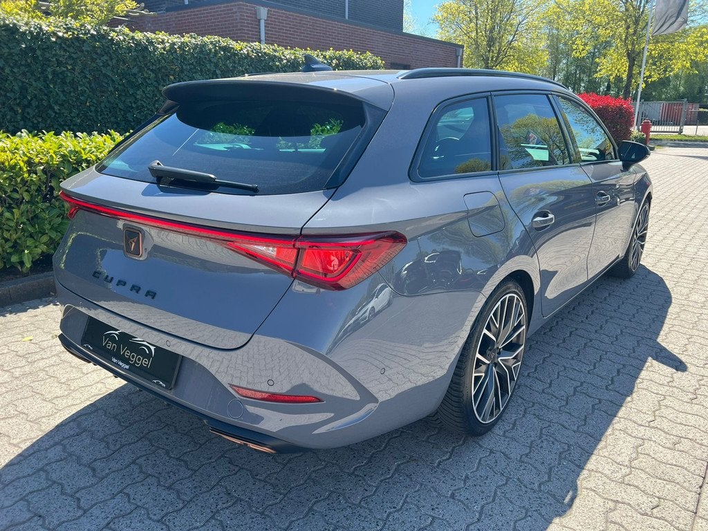 CUPRA Leon Sportstourer 1.4 e-Hybrid VZ Performance 245 PK n, 77 km/l, Gebruikt, Zwart, 4 cilinders