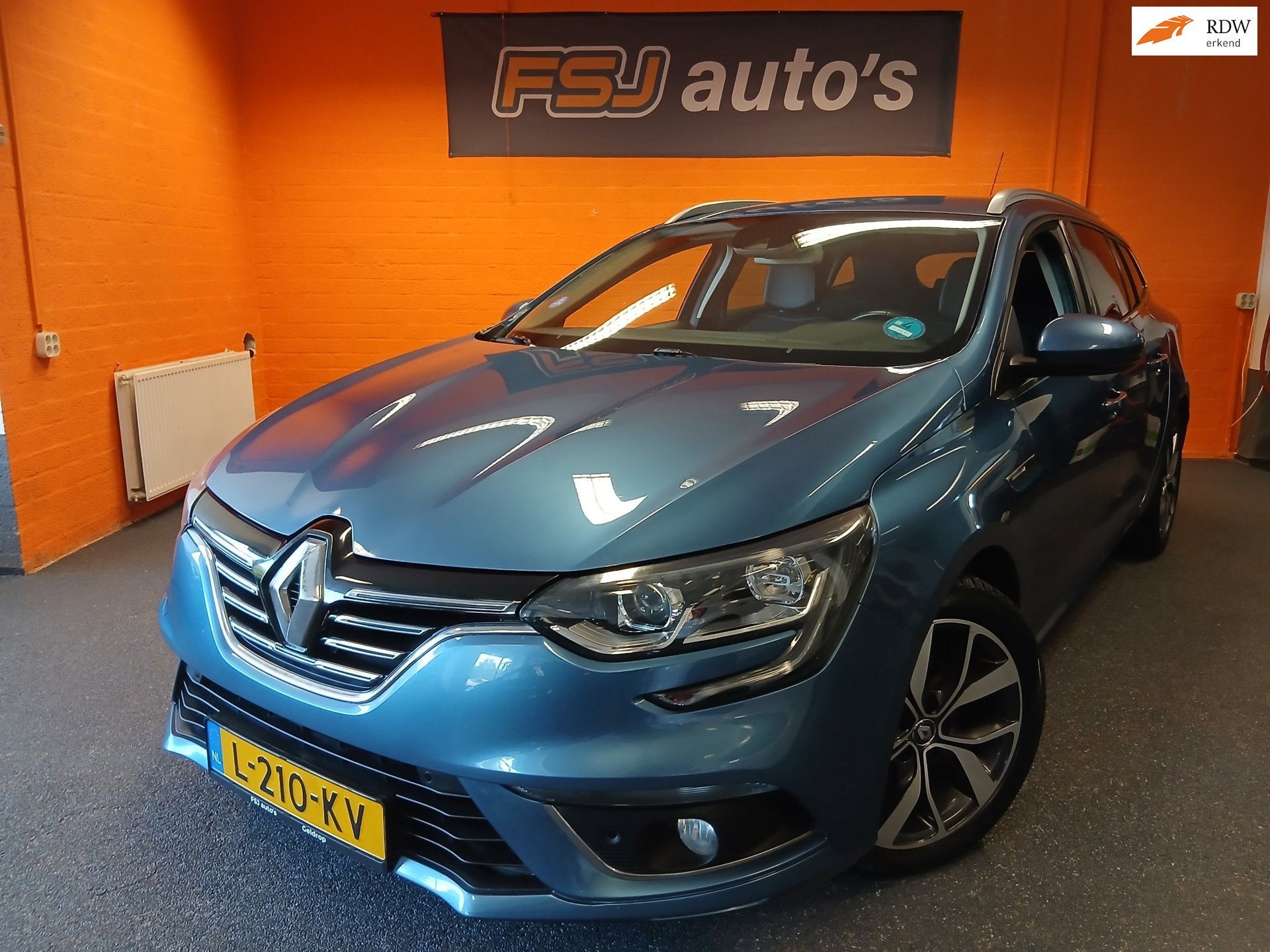Renault Mégane Estate 1.2 TCe / GT-LINE / BOSE-EDITION!, Auto's, Renault, Voorwielaandrijving, Gebruikt, 4 cilinders, Blauw