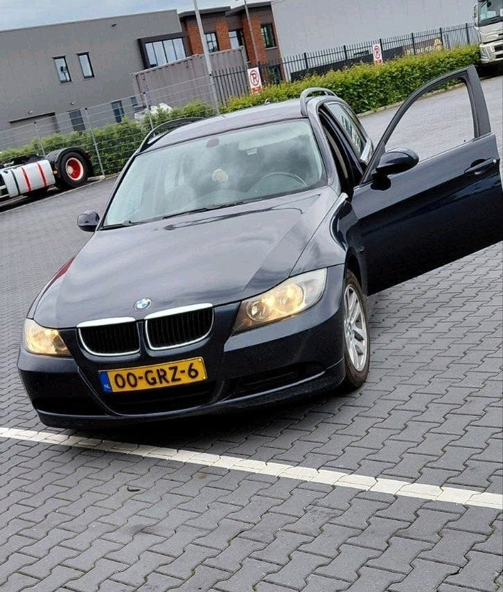 Moet weg! BMW 3-Serie 2.0 318 I Touring 105KW AUT 2008 Blauw, Auto's, 1995 cc, Origineel Nederlands, Grijs, 3-Serie