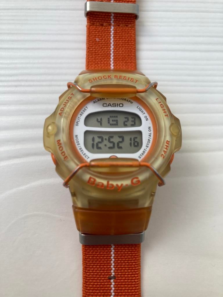 Casio BG-202, Ophalen, Zo goed als nieuw, Rood, Jongen of Meisje