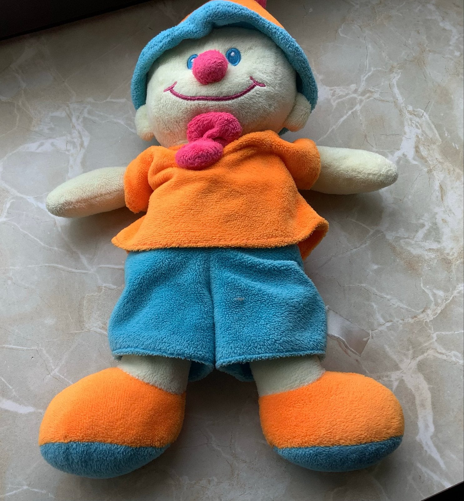 Leuke kleurrijke knuffel clown, Kinderen en Baby's, Overige typen, Ophalen of Verzenden, Zo goed als nieuw, Middelgroot (20 tot 80 cm)