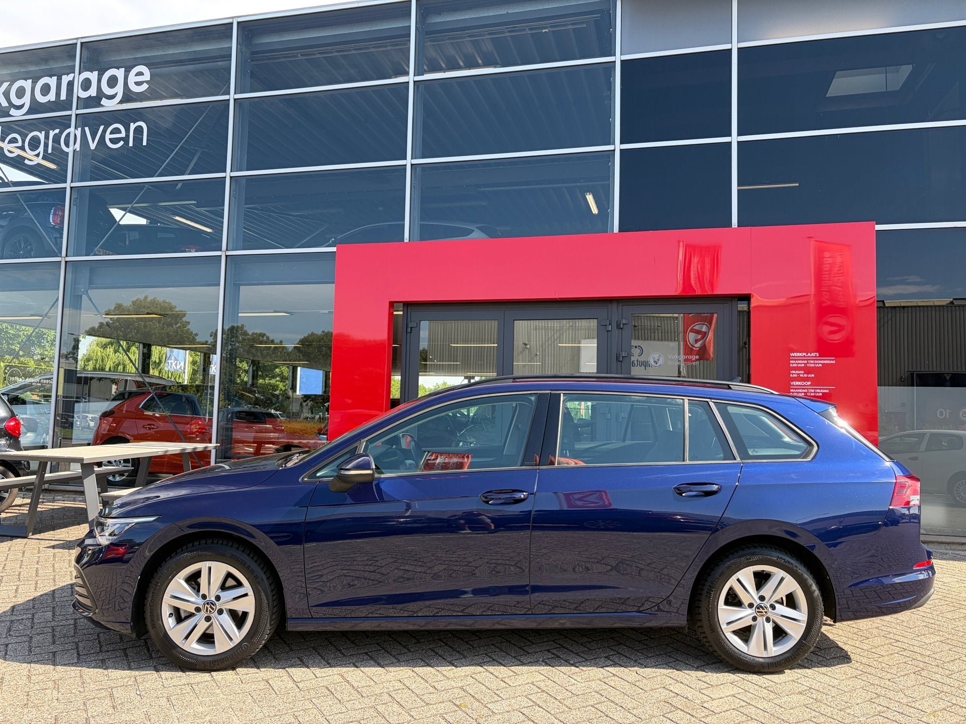 Volkswagen Golf Variant 1.0 eTSI Life, Auto's, Gebruikt, Blauw, 23 km/l, Origineel Nederlands