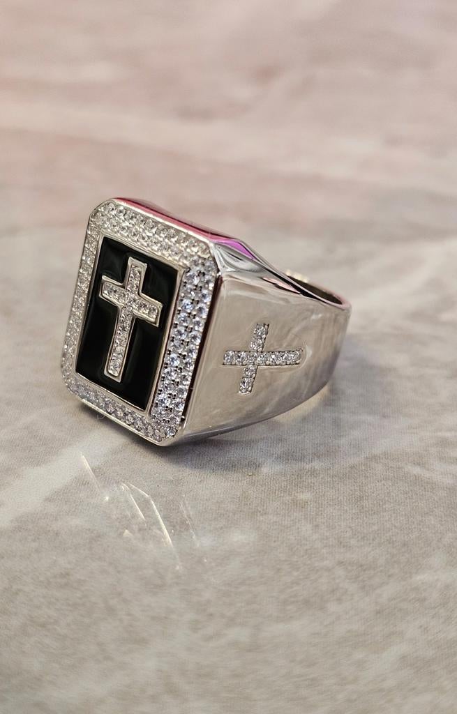 Prachtige zilveren kruis ring, 20 of groter, Nieuw, Ophalen of Verzenden, Dame of Heer
