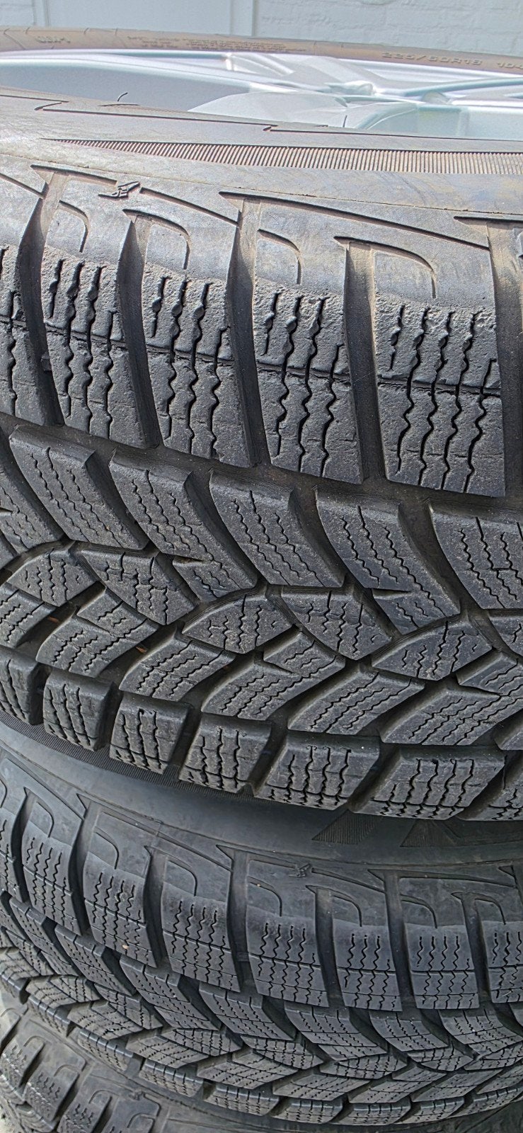 Foto 5 van Winterbanden op lichtmetalen velgen 225/60 R18 104V