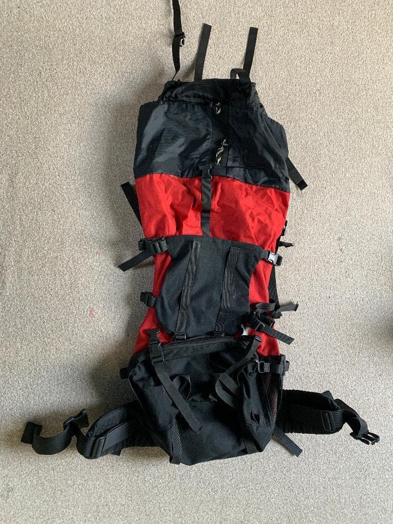 Radical Design trekkingrugzak / backpack rood-zwart, Sport en Fitness, Bergsport en Wandelen, Ophalen, Gebruikt, Rugzak