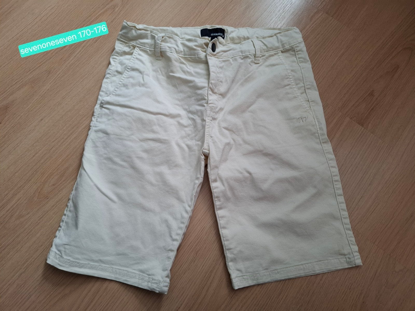 Crème kleurige korte broek sevenoneseven 170, Kinderen en Baby's, Kinderkleding | Maat 170, Broek, Sevenoneseven, Ophalen of Verzenden