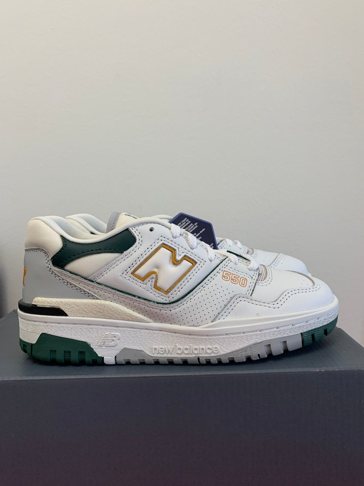 New Balance 550 White Nightwatch Green - Maat 37 - Nieuw, New Balance, Nieuw, Ophalen of Verzenden, Sneakers of Gympen