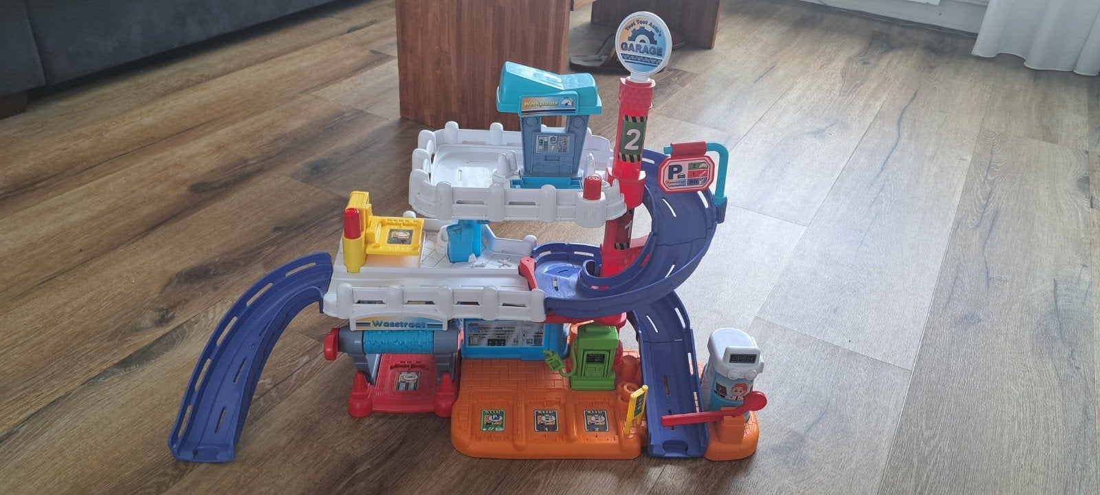 Vtech autogarage + 4 extra auto's, Kinderen en Baby's, Speelgoed | Vtech, Ophalen, Zo goed als nieuw, 6 maanden tot 2 jaar