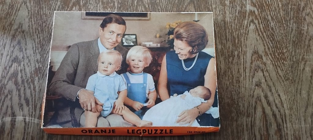 Legpuzzel Koninklijk Huis Beatrix Claus en zoons, Ophalen, Zo goed als nieuw, Nederland, Overige typen