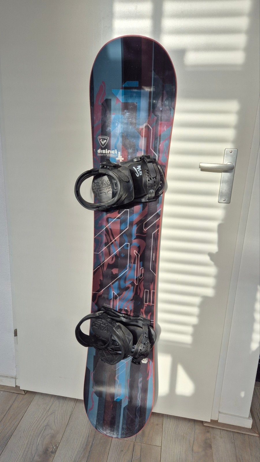 Rossignol District 146 snowboard + NOW Betta bindingen, Ophalen of Verzenden, Zo goed als nieuw, Board