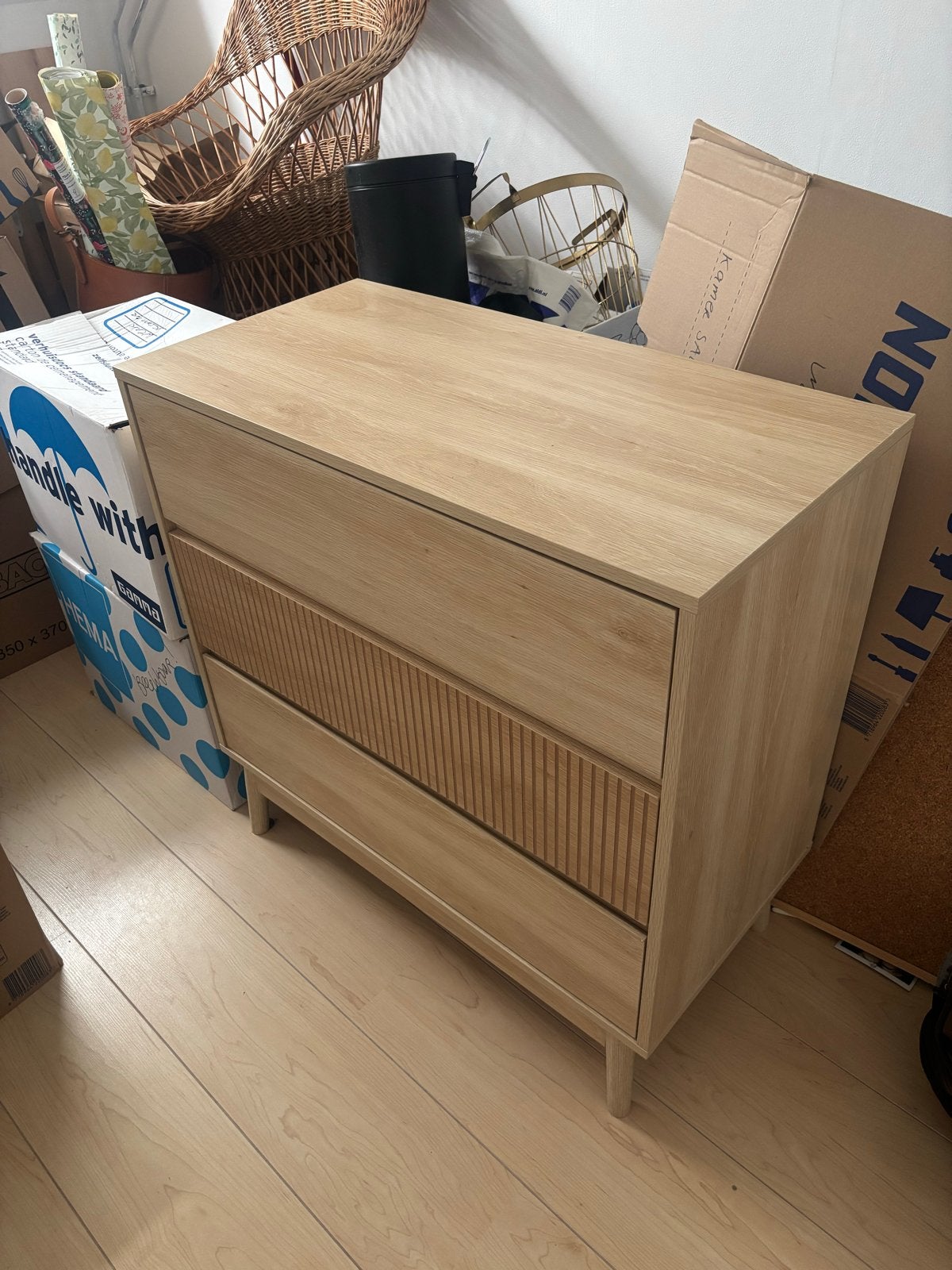 Sweeek Commode/Ladenkast Houtlook met Grenen Poten, Kinderen en Baby's, Kinderkamer | Commodes en Kasten, Gebruikt, Minder dan 75 cm