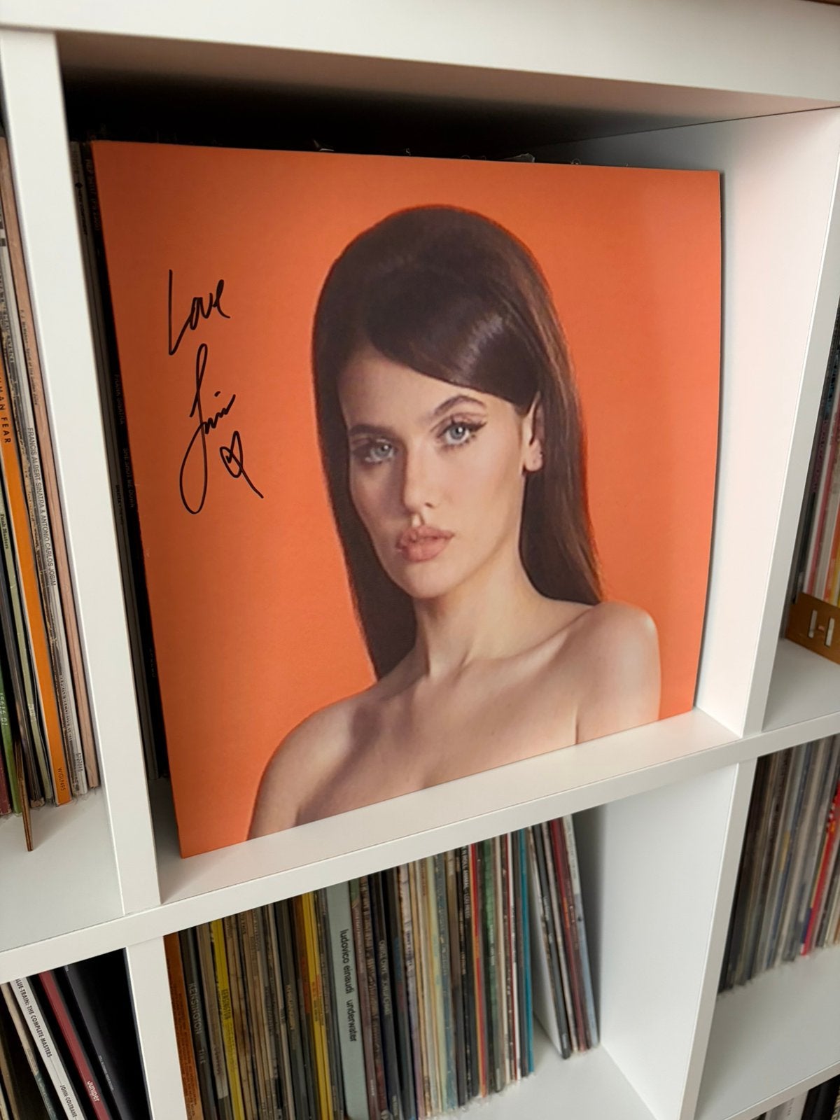 Sienna Spiro - Visitor vinyl signed cover, Ophalen of Verzenden, Zo goed als nieuw, 12 inch