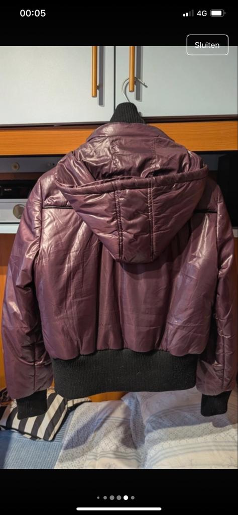 Originele Moncler jas dames. Zeer mooi model.90% goedkoper !, Ophalen of Verzenden, Zo goed als nieuw, Maat 38/40 (M), Paars