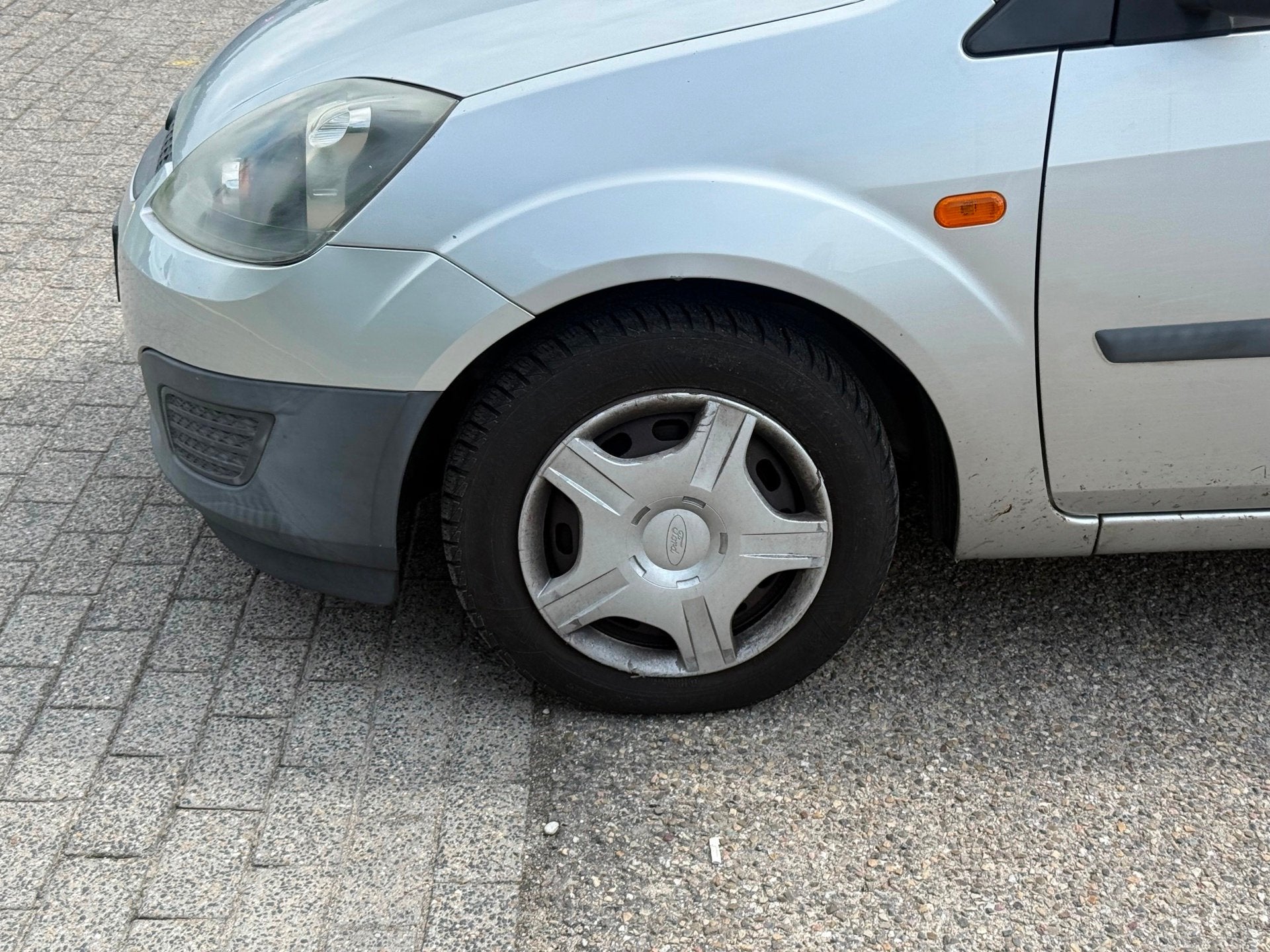 Ford Fiesta 1.3-8V Champion AIRCO/NAP/APK TOT 29-12-2026, 1299 cc, Stof, Zwart, 4 cilinders