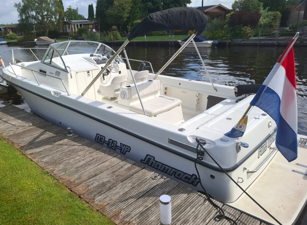 Shamrock 246 Adventure 220pk Dsl vergelijkbaar Boston Whaler, Gebruikt, Binnenboordmotor, Diesel, 8 m