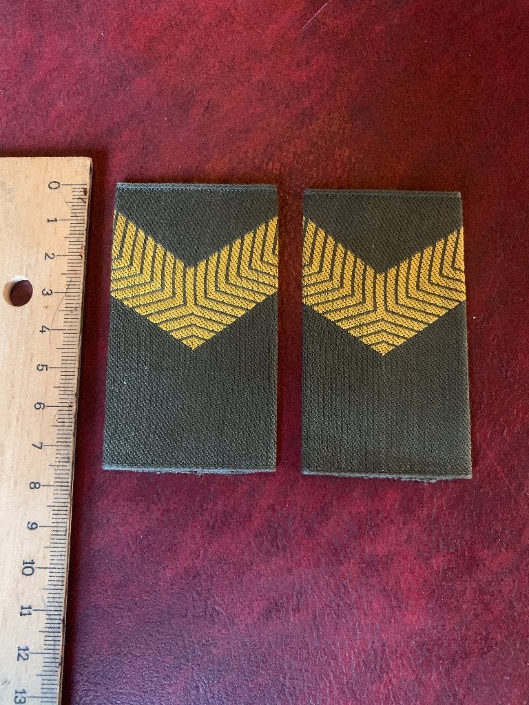 Nederlandse Korporaal Rangonderscheidingstekens Landmacht, Ophalen of Verzenden, Landmacht, Nederland, Embleem of Badge